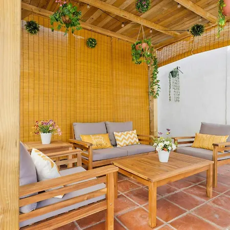 Encantador Piso Andaluz En Benalmádena