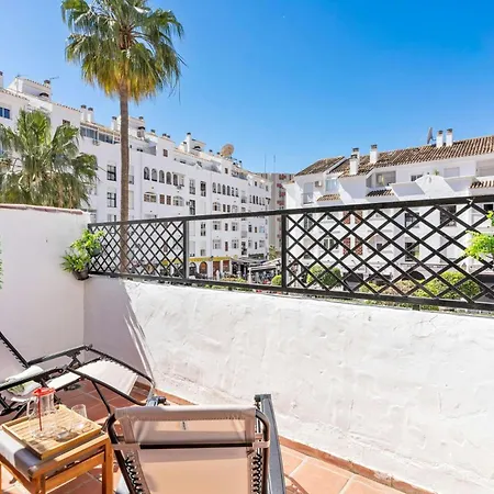 Encantador Piso Andaluz En * Benalmádena