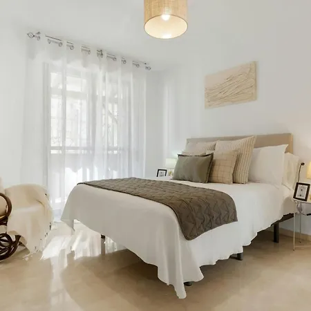 Encantador Piso Andaluz En Benalmádena